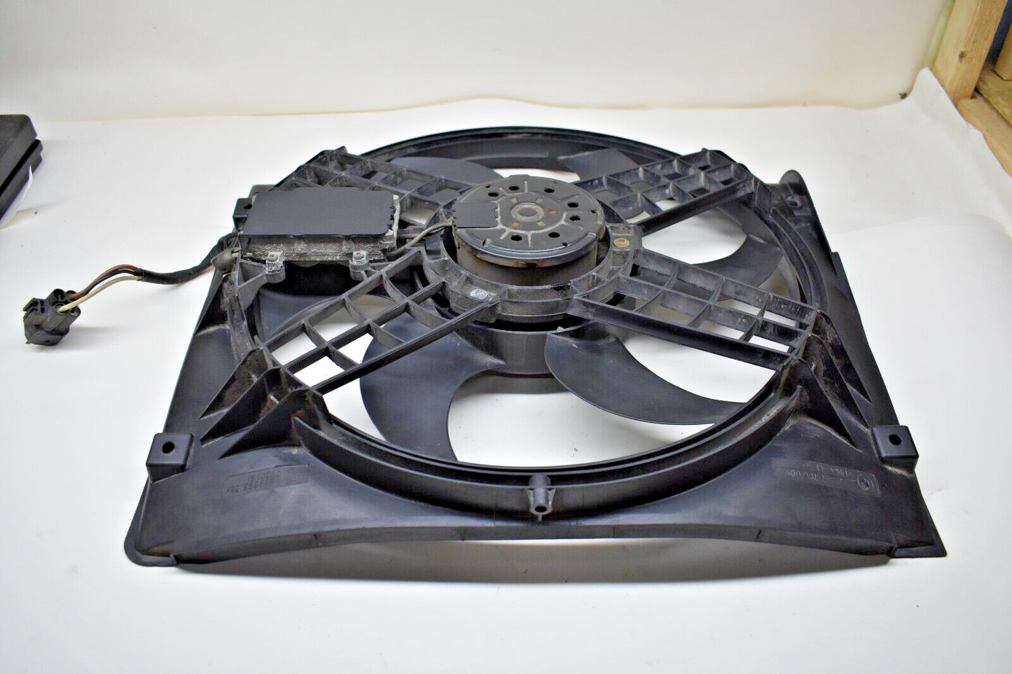 BMW 3 Series E46 BOSCH Cooling fan 0130303846 17117786009