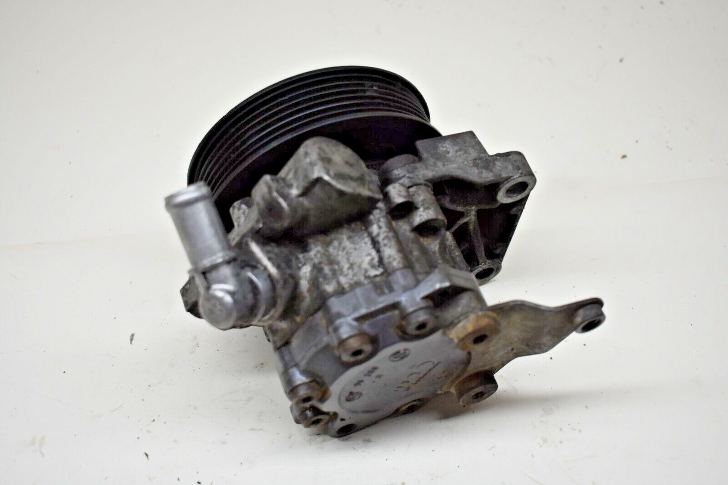 2003 BMW X5 4.4i Power steering pump 32416766702 6766702