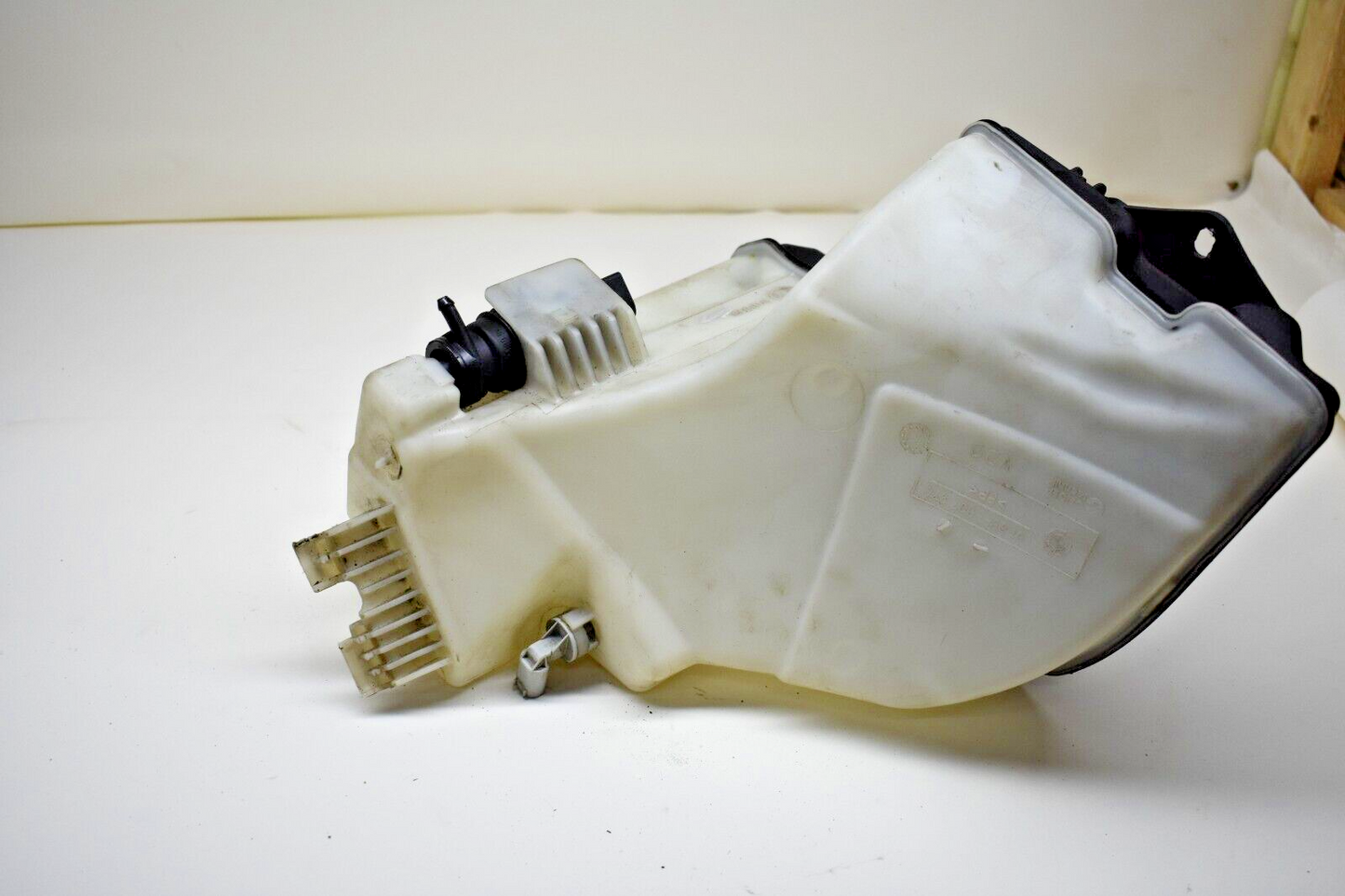 BMW 3 Series E46 Washer Fluid Reservoir With Motor SET 61667007970