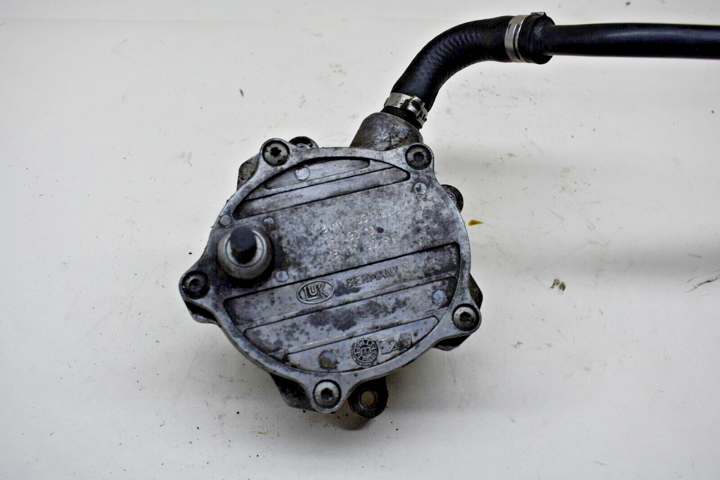 2003 BMW X5 4.4i Vacuum pump 11667507263 7507263