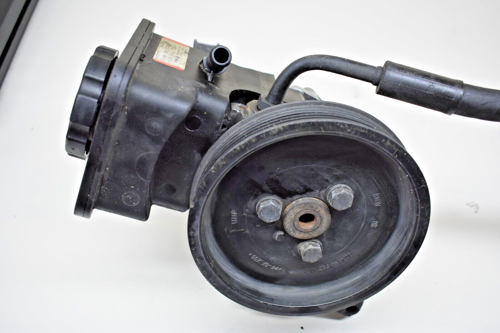 BMW 3 Series E46 Power Steering Pump With Oil Tank 32416756575 91208