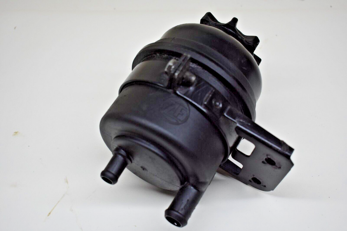 2003 BMW X5 4.4i Power steering pump reservoir 1097164 32411097164